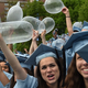 Estudiantes graduados de Columbia. Getty